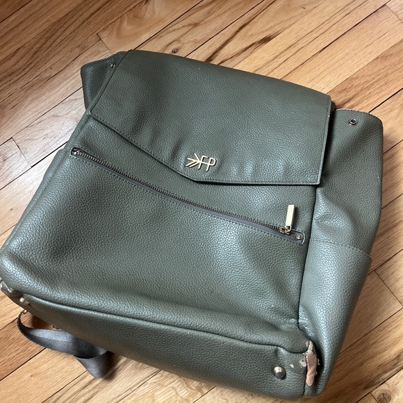 Freshly picked diaper bag - Picture 3 of 5